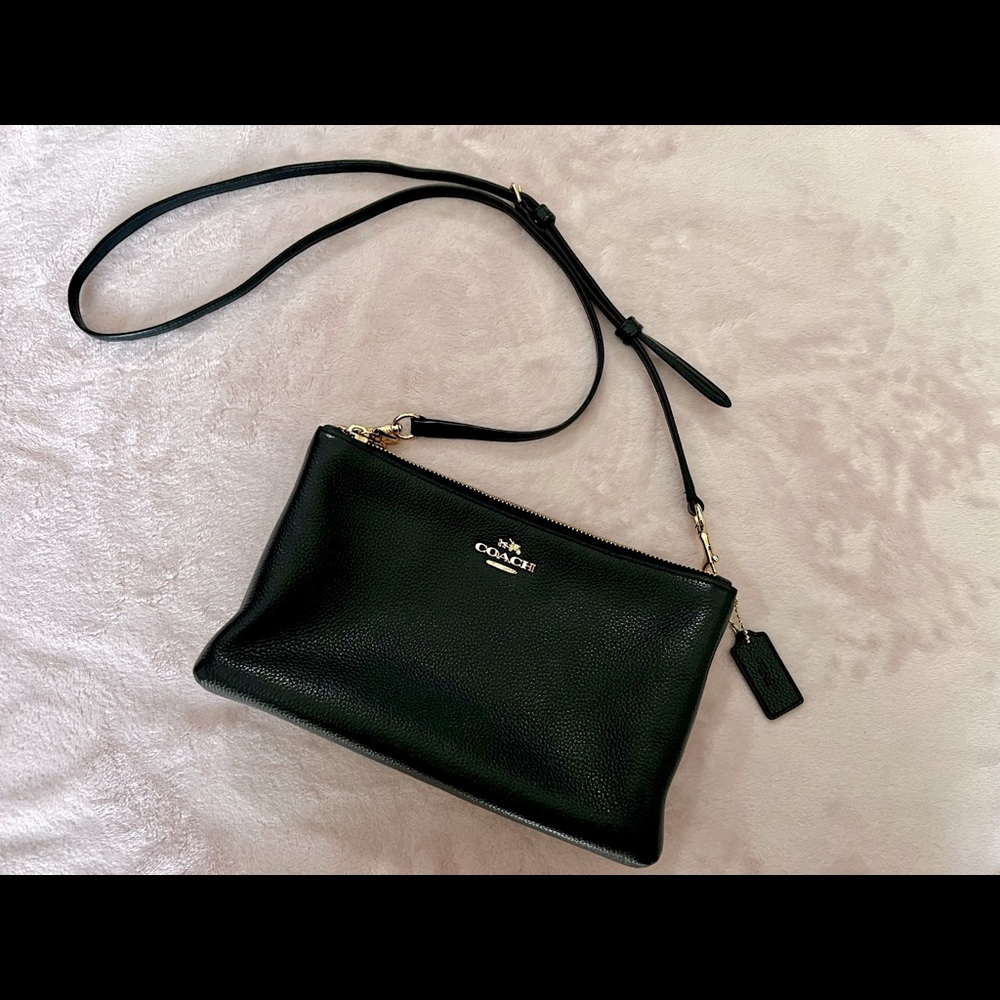 Coach Lyla Crossbody in Pebble Leather-LIKE NEW 🤩